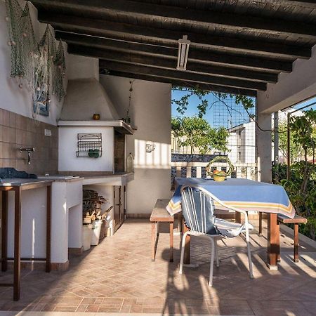 Apartments Brane - 100M From The Beach Trogir Exterior photo