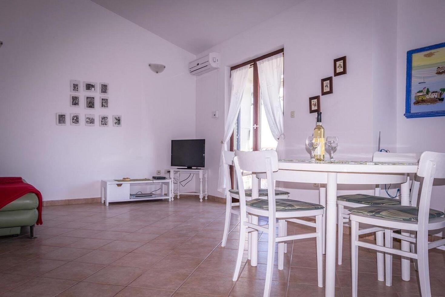 Apartments Brane - 100M From The Beach Trogir Exterior photo